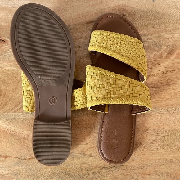 Universal thread Womens woven sandal - Picture 2 of 3
